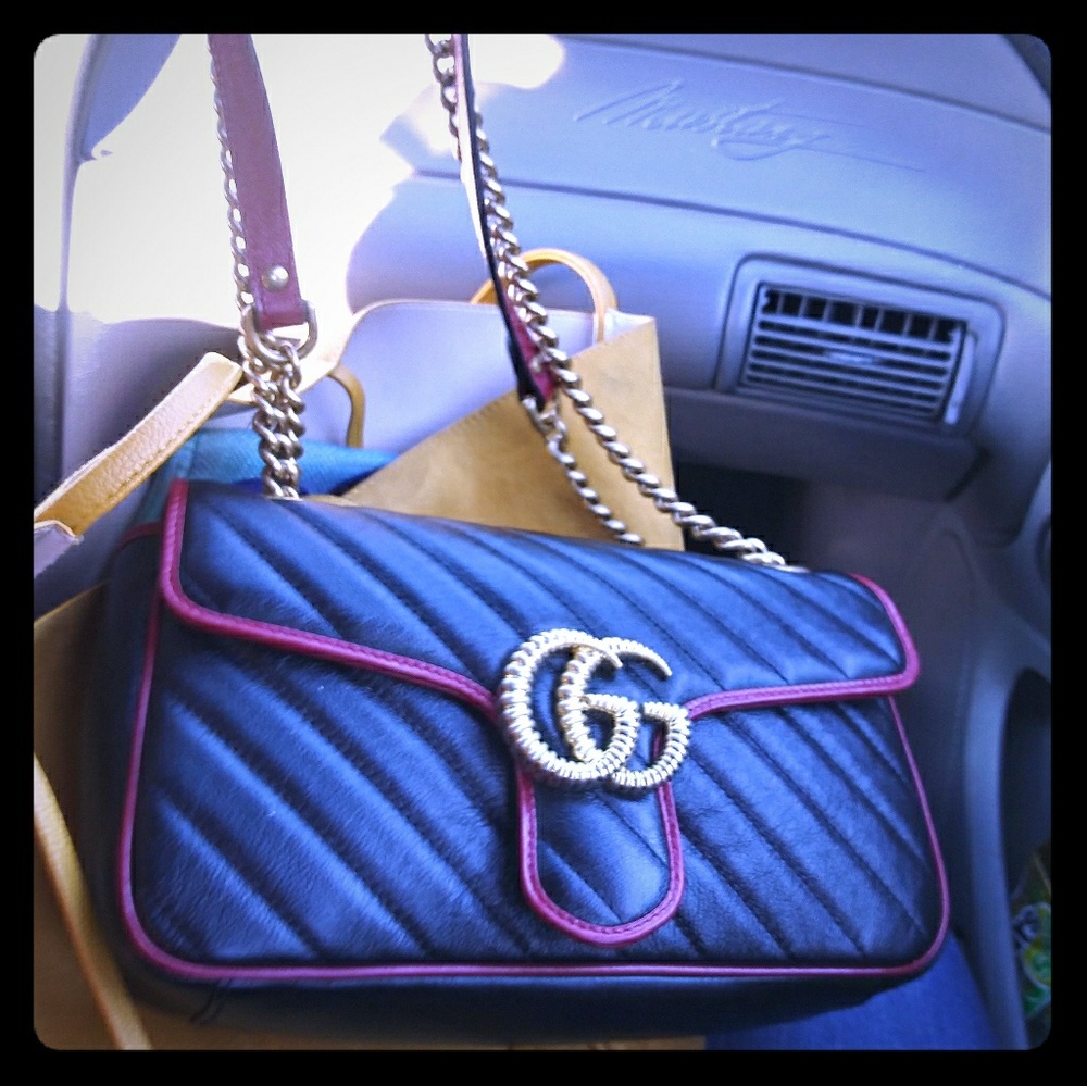Gucci shoulder bag/purse👛